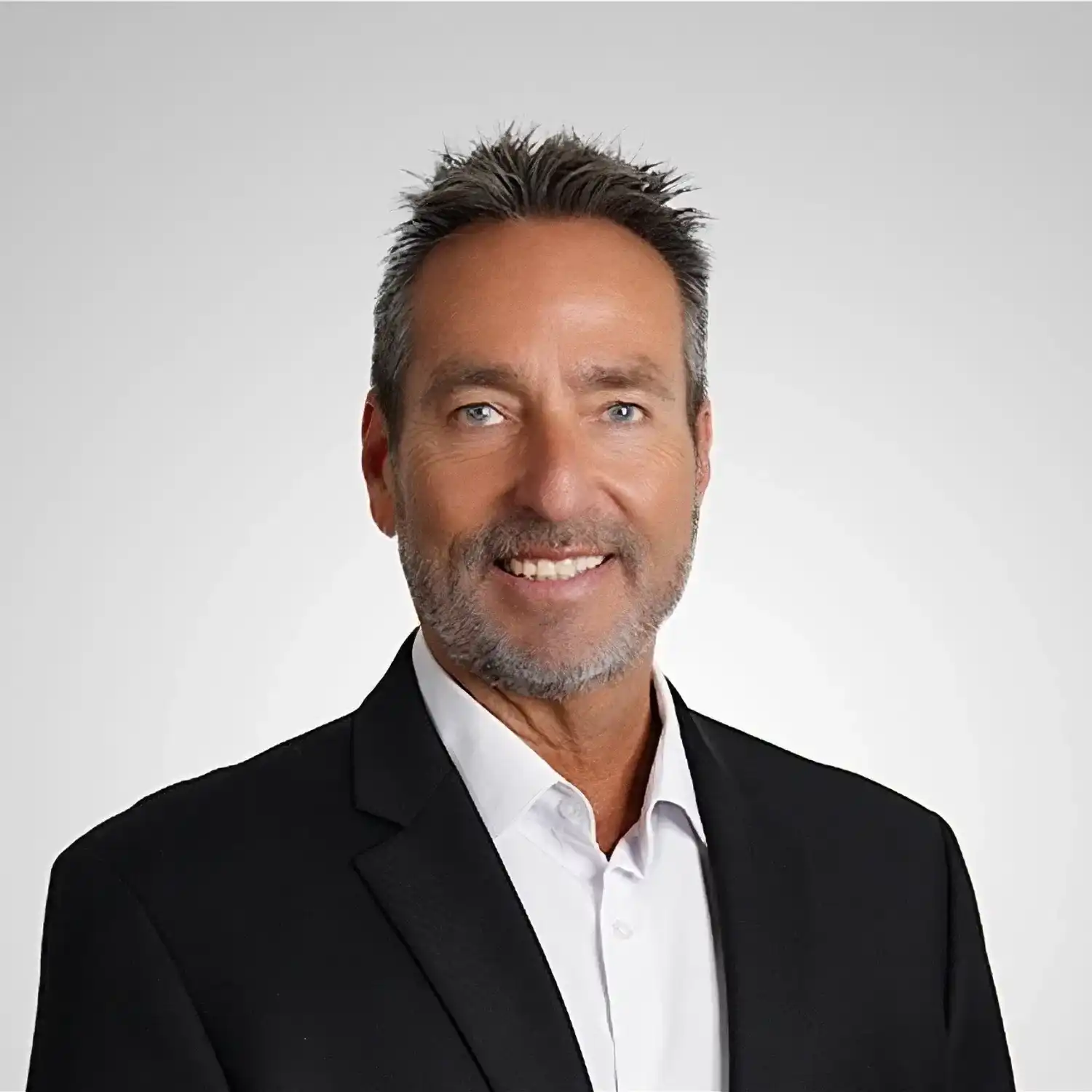 Portrait of Robert, a professional stylist at Prestige Beauty & Wellness by Meevo, showcasing their expertise and style.